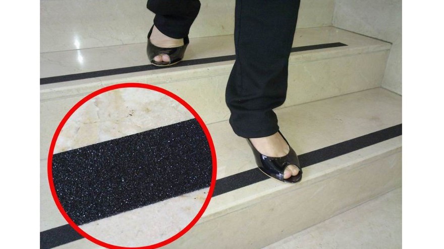 鞋底貼什么防滑膠帶,專業客服解答【昆山玉寰】