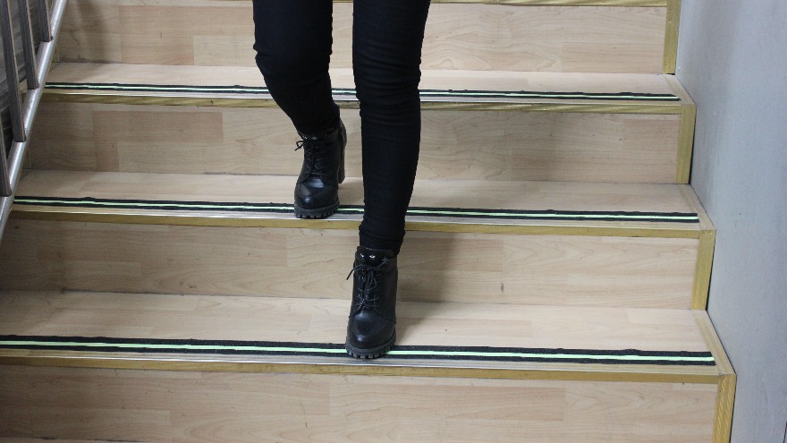 夜光條防滑膠帶哪里買(mǎi)？品牌商家推薦【昆山玉寰】