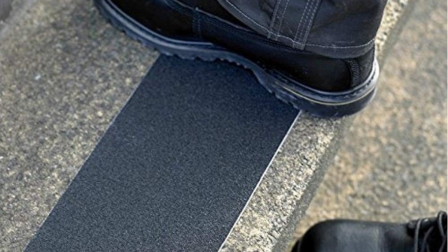 防滑膠帶有哪些規(guī)格型號？廠家型號簡介【昆山玉寰】