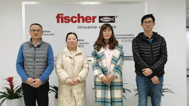 安全防滑膠帶，降低光滑場所的滑倒事故【昆山玉寰】