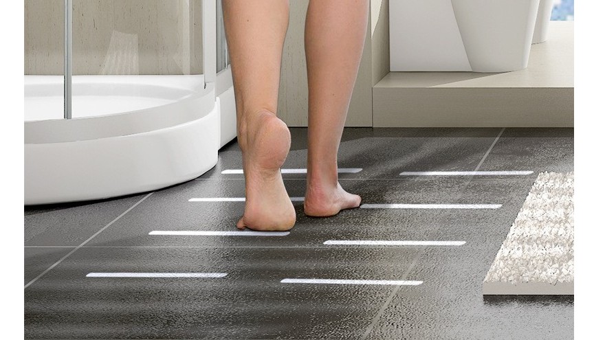 浴室太滑解決小妙招，防滑膠帶來幫你